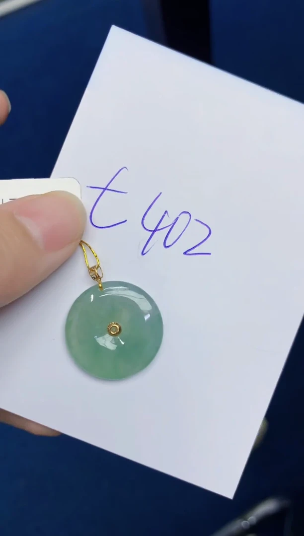 翡翠18K金镶嵌颈饰0000000000