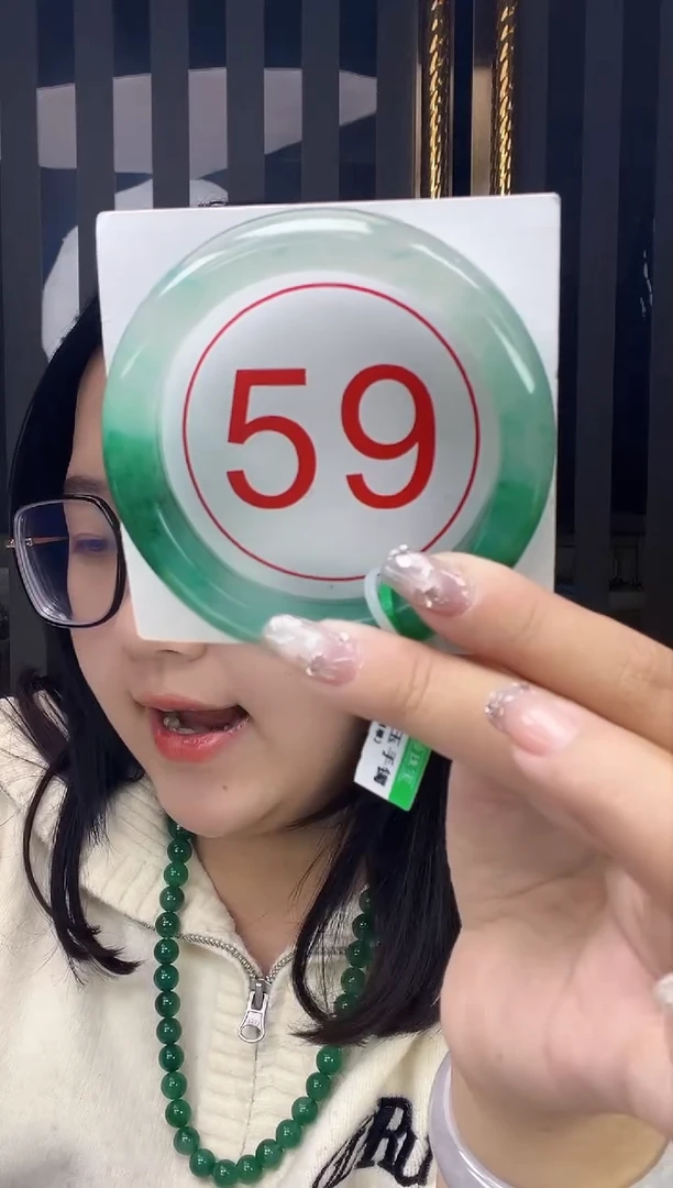 未镶嵌手镯石英质玉96