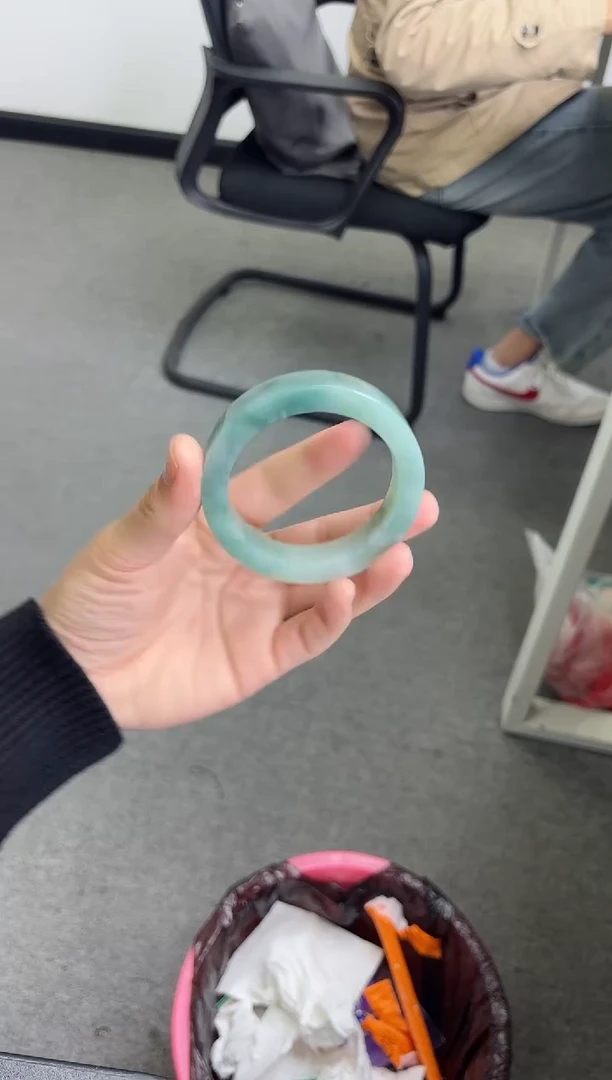 未镶嵌手镯定制翡翠开**乐手镯