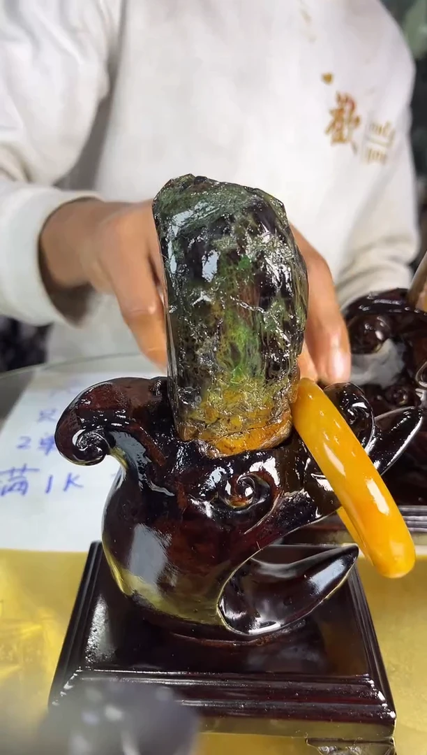 未镶嵌珠宝奇石硅化玉缅甸天然树化玉精品摆件