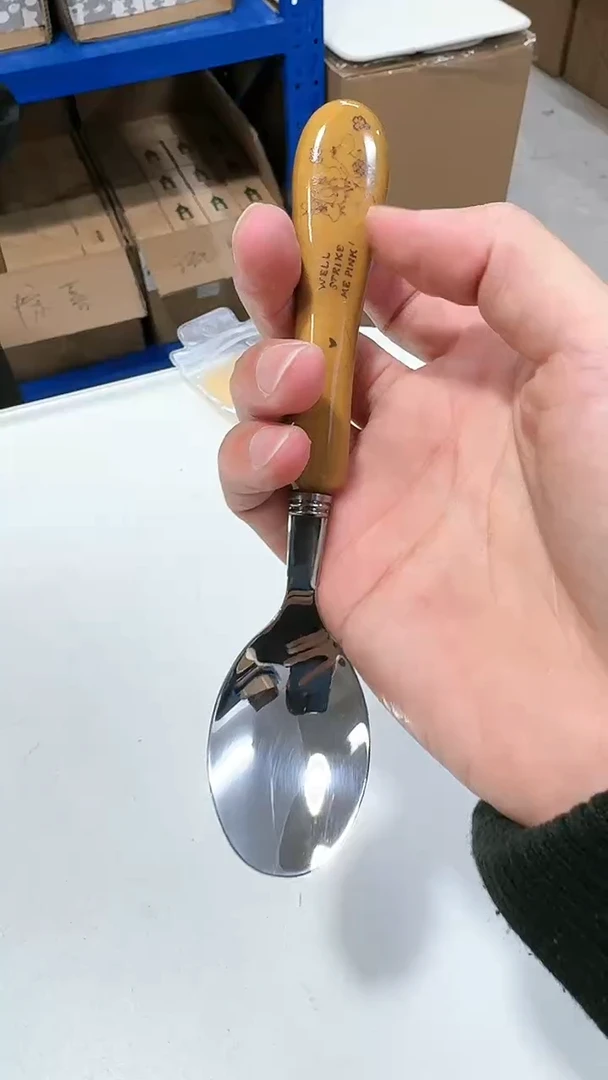 【闪购商品】瓷片姆明80周年焦糖棕惊喜勺