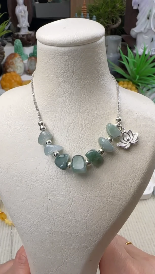 翡翠未镶嵌颈饰吊坠随机发