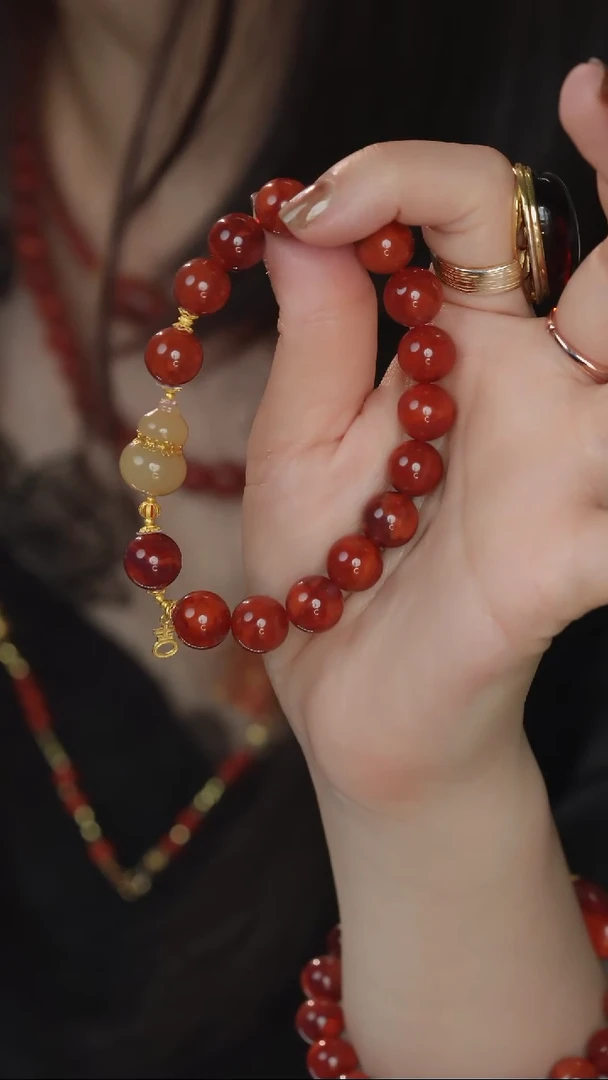 18K金镶嵌手串南红玛瑙手串