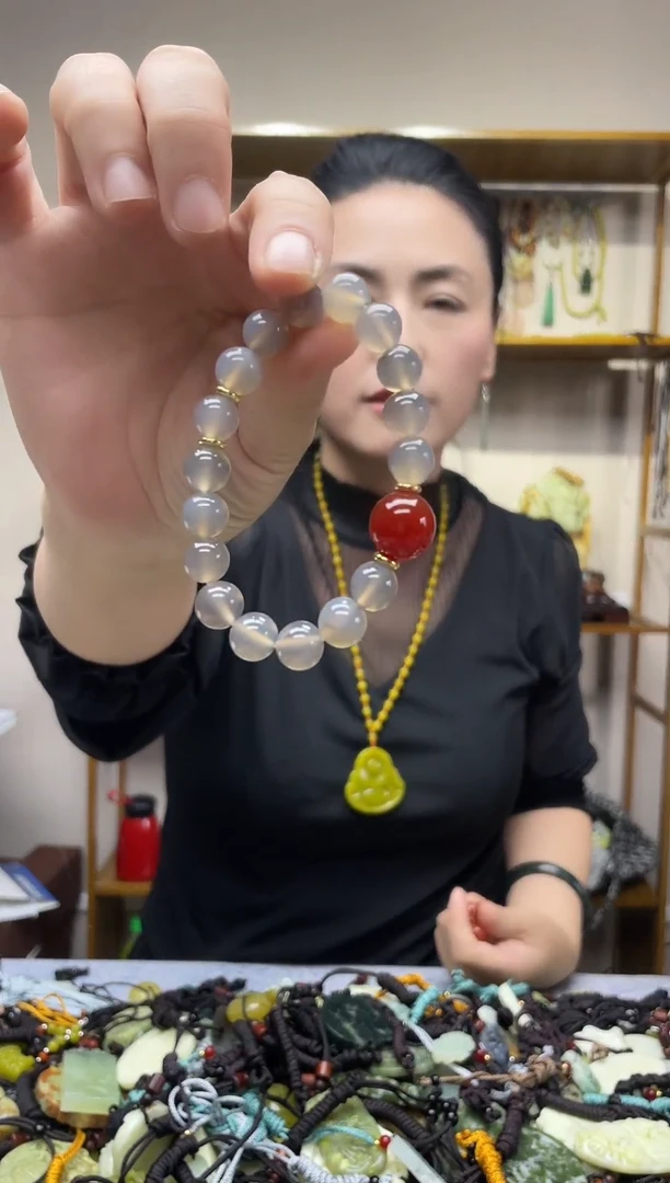 未镶嵌岫玉吊坠`