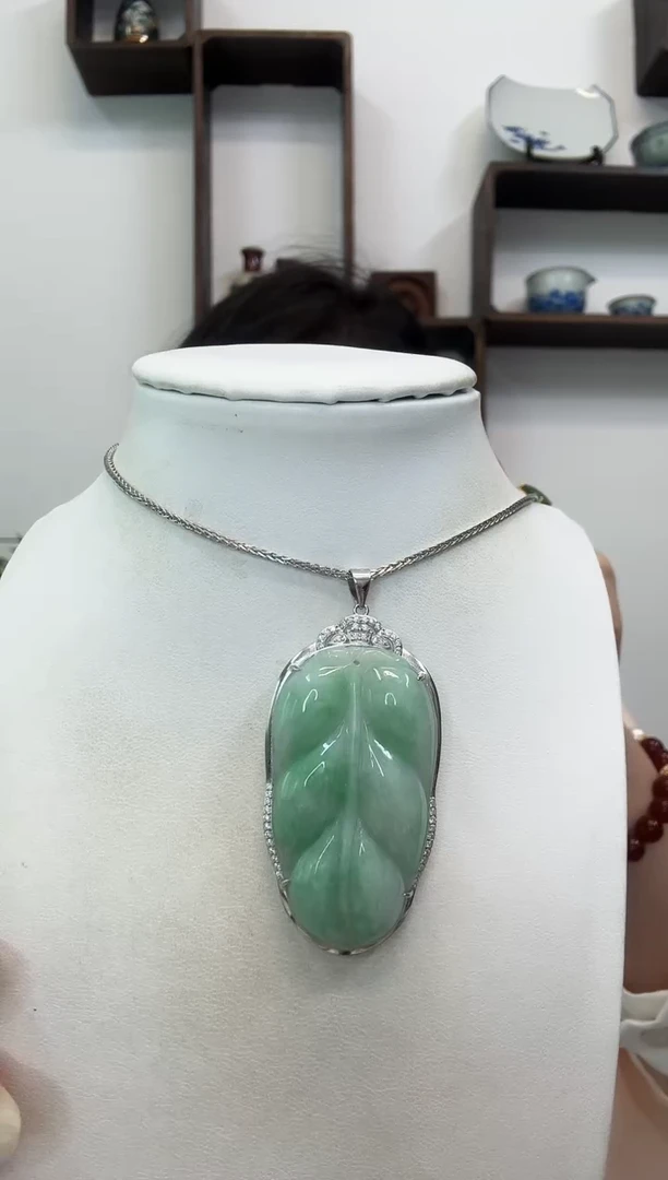 吊坠(赠链)银S925镶嵌翡翠叶子