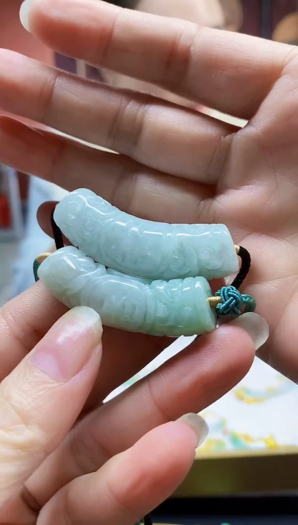 颈饰未镶嵌翡翠翡翠吊坠多样性发一