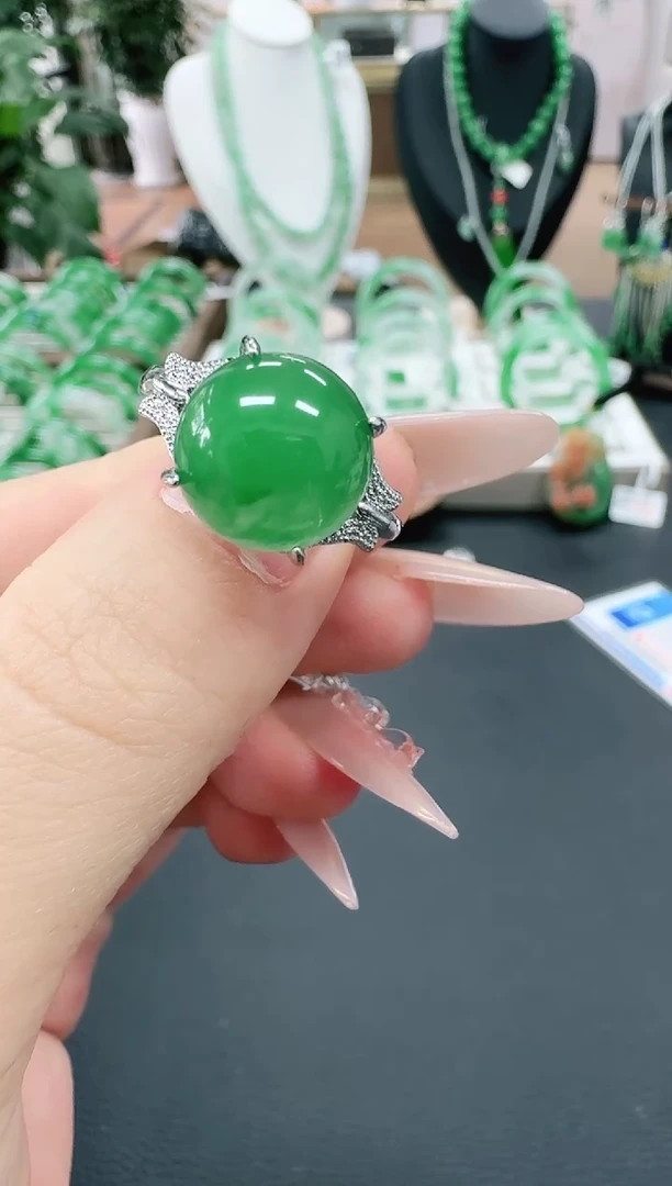 未镶嵌1石英质玉（非洲翠）郡*/2417