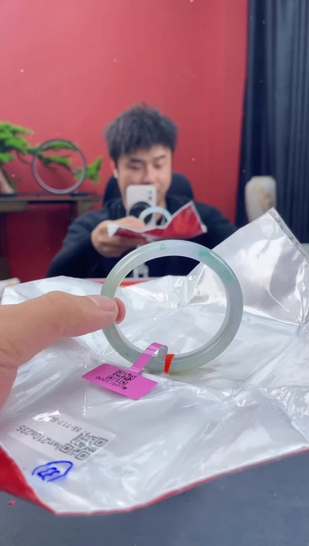 未镶嵌手镯（贵妃镯）翡翠2
