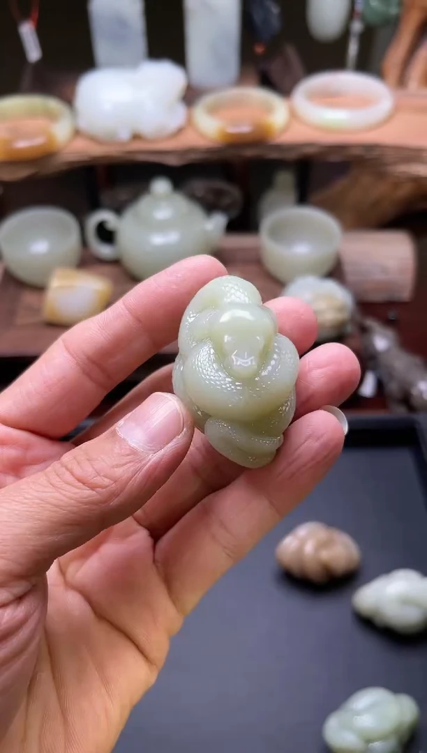 【闪购商品】和田玉手把未镶嵌且末迪克兰带糖 灵蛇