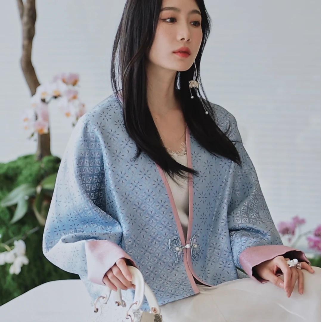 订金 I 中式美学高定手工织造蜀锦方方锦纹蝴蝶盘扣上衣气质