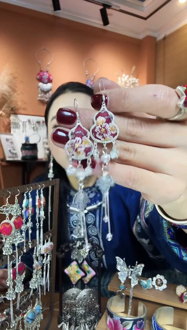 【闪购商品】刺绣纯手工民族风耳环