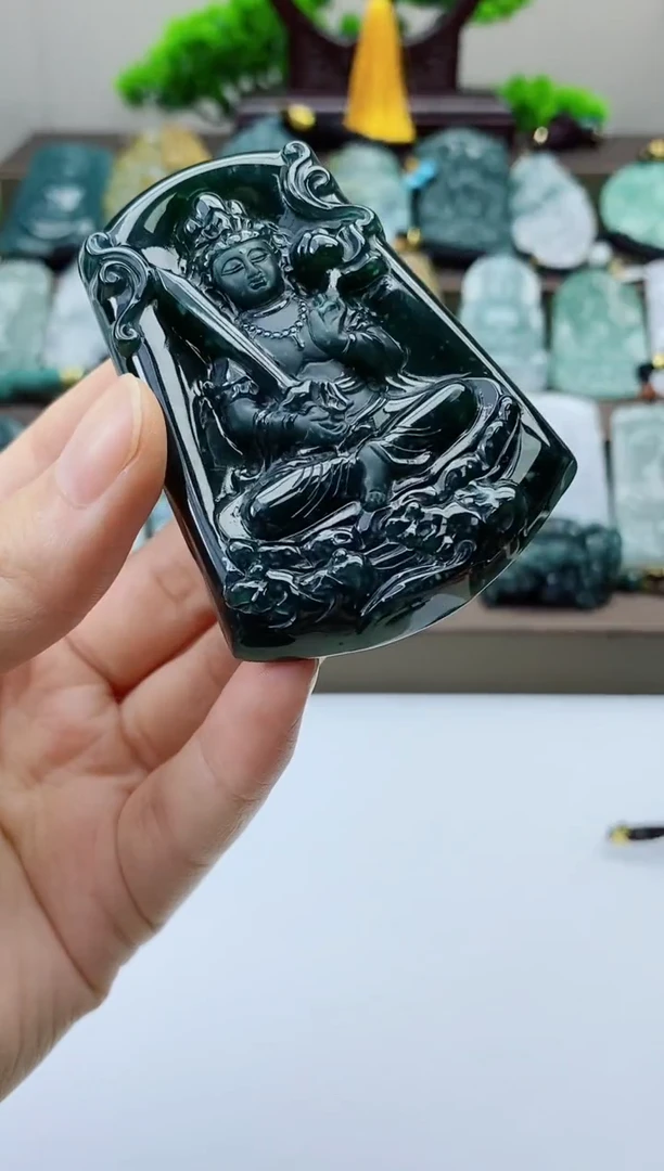 翡翠未镶嵌颈饰