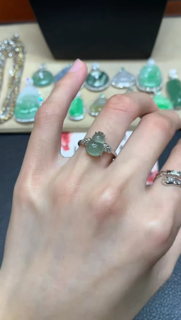 【闪购商品】翡翠戒指18K金镶嵌【无鉴赏期】