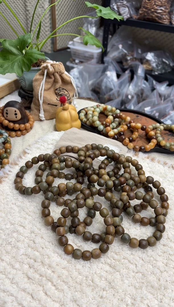 菩提根/象牙果手串15猪油膏不挑（420）