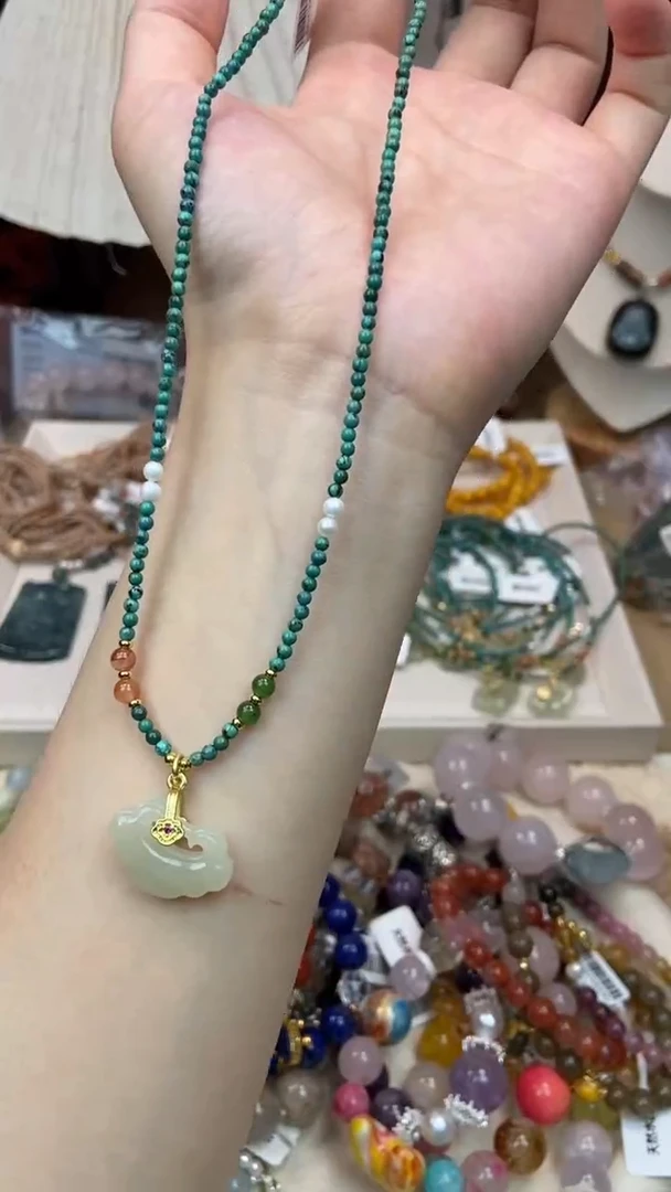 手饰和田玉未镶嵌443