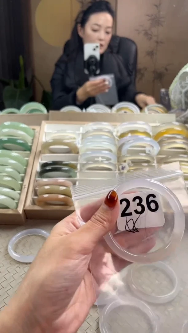 手镯玛瑙/玉髓未镶嵌236