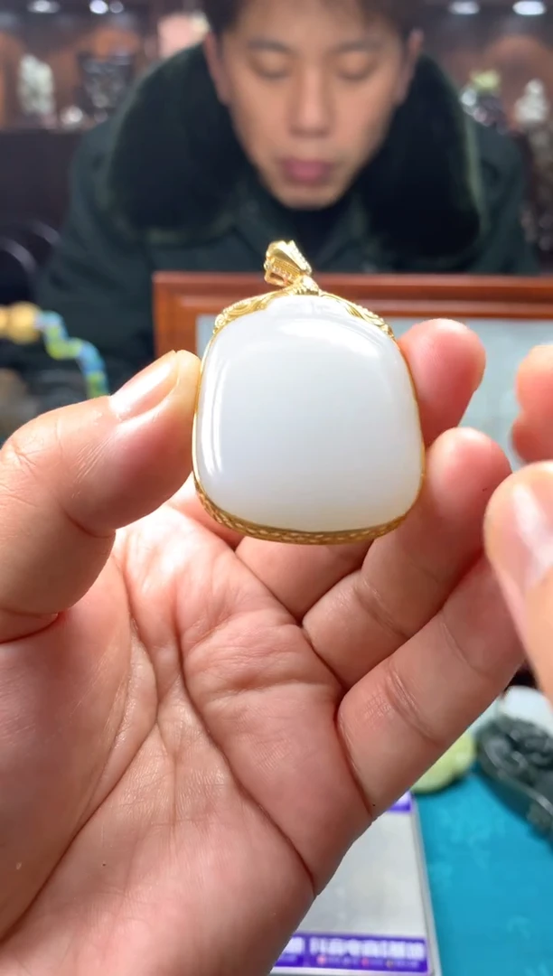 颈饰未镶嵌和田玉拍一发一