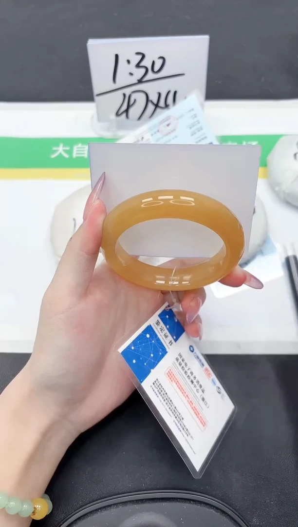 石英质玉手镯未镶嵌118-58