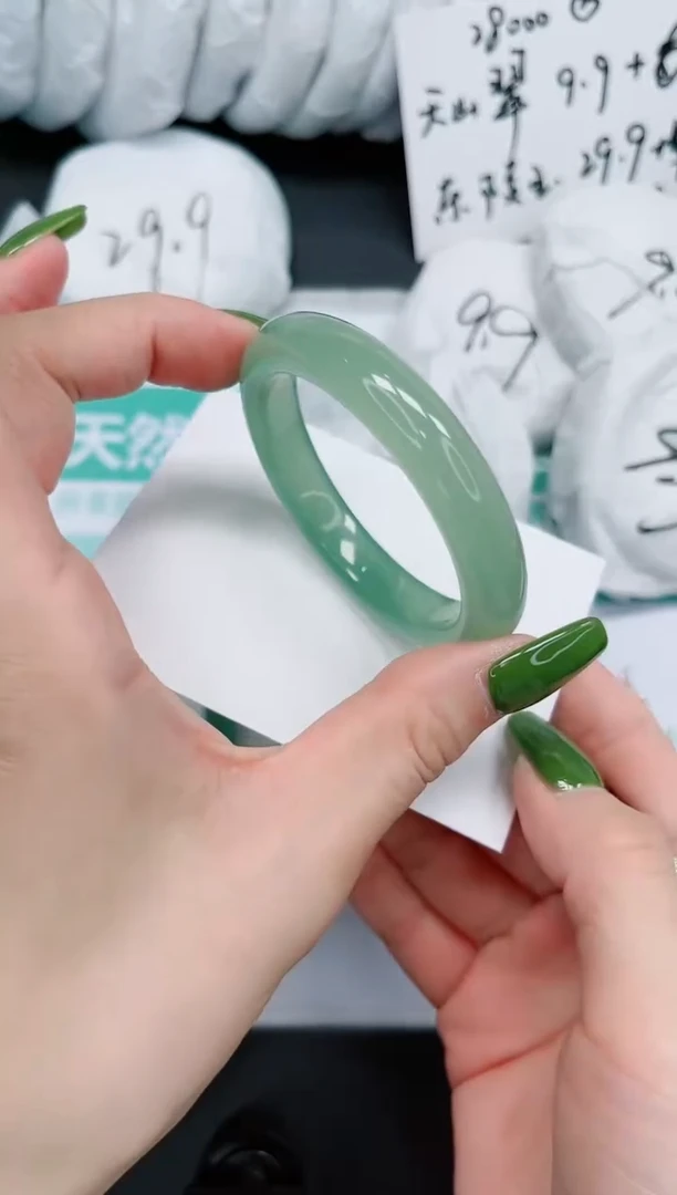 石英质玉手镯未镶嵌167/51