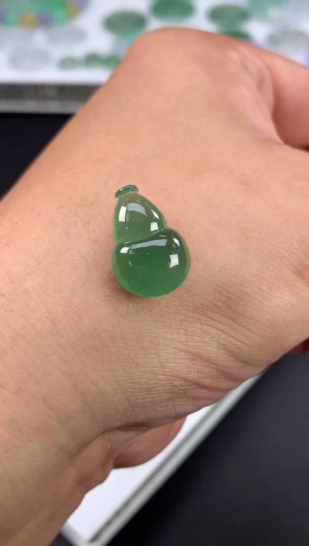 未镶嵌定制翡翠张**．翡翠
