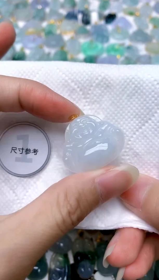 颈饰18K金镶嵌翡翠天然A货翡翠