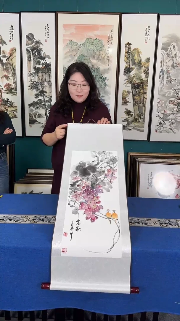 国画葡萄 卷轴装裱 40*110