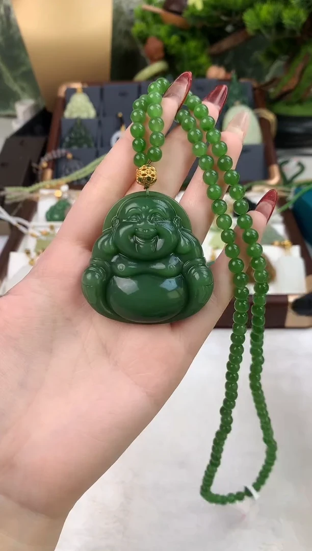 颈饰未镶嵌和田玉吊坠