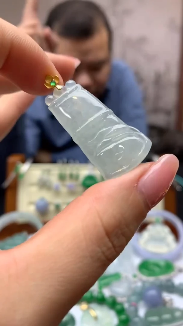 【闪购商品】翡翠颈饰18K金镶嵌18-天然翡翠