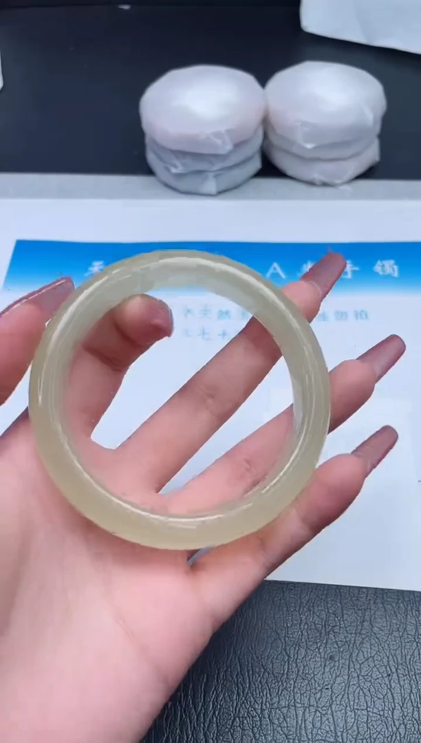 【闪购商品】石英质玉手镯未镶嵌983-61