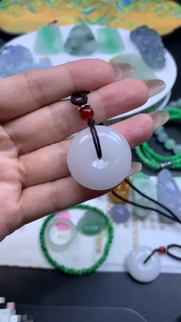 【闪购商品】石英质玉颈饰未镶嵌石英