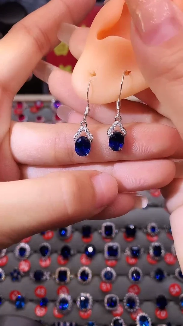 【闪购商品】蓝宝石耳饰银S925镶嵌111111