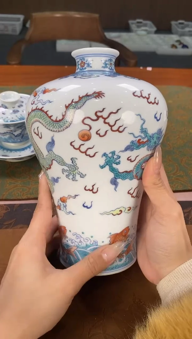 【闪购商品】斗彩女将军涂杏花梅瓶