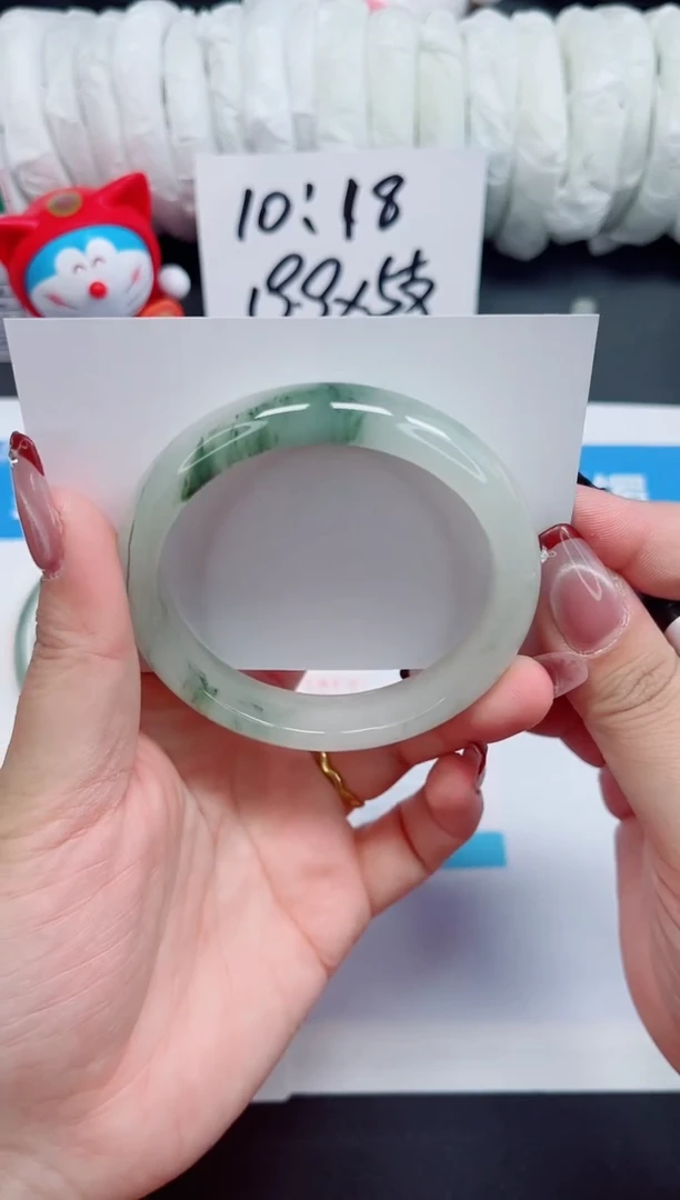 【闪购商品】石英质玉手镯未镶嵌10