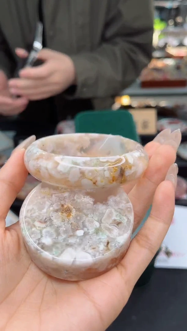 【闪购商品】石英质玉手镯未镶嵌59圈口（不退不换）1681076