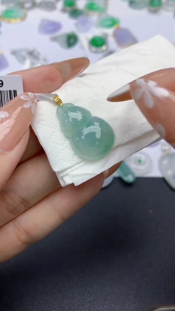 颈饰18K金镶嵌翡翠天然缅甸a货翡翠百元以上9元证书费自理