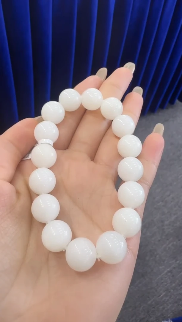 未镶嵌手串和田玉咨****涛羊脂白