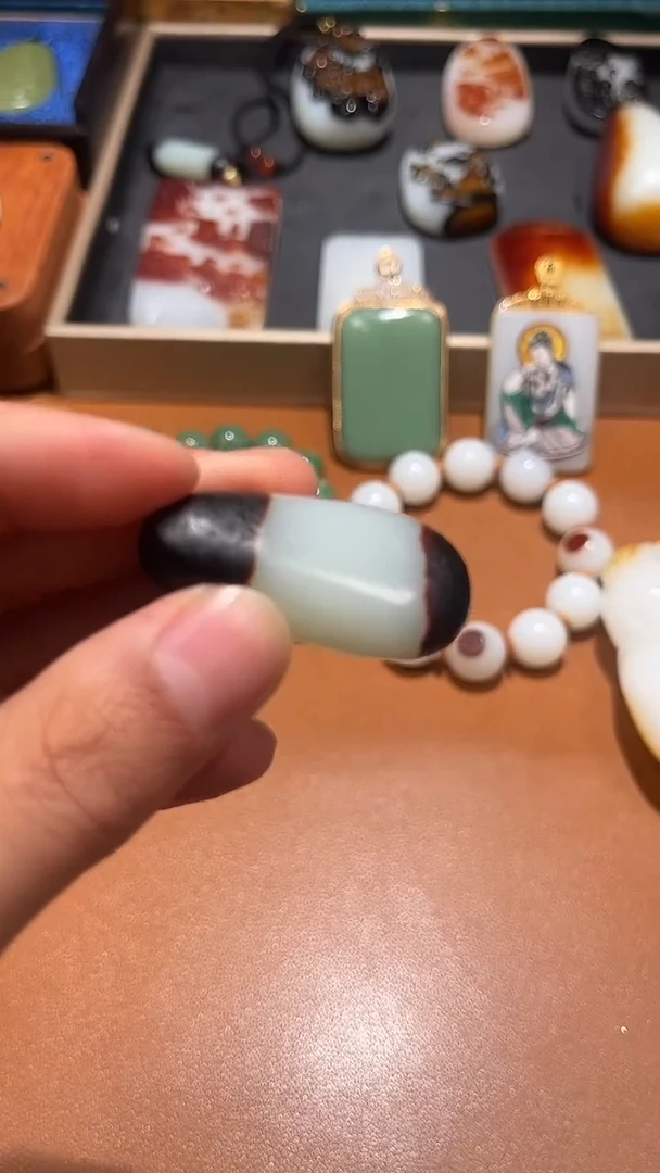 未镶嵌和田玉把件财***。和田玉