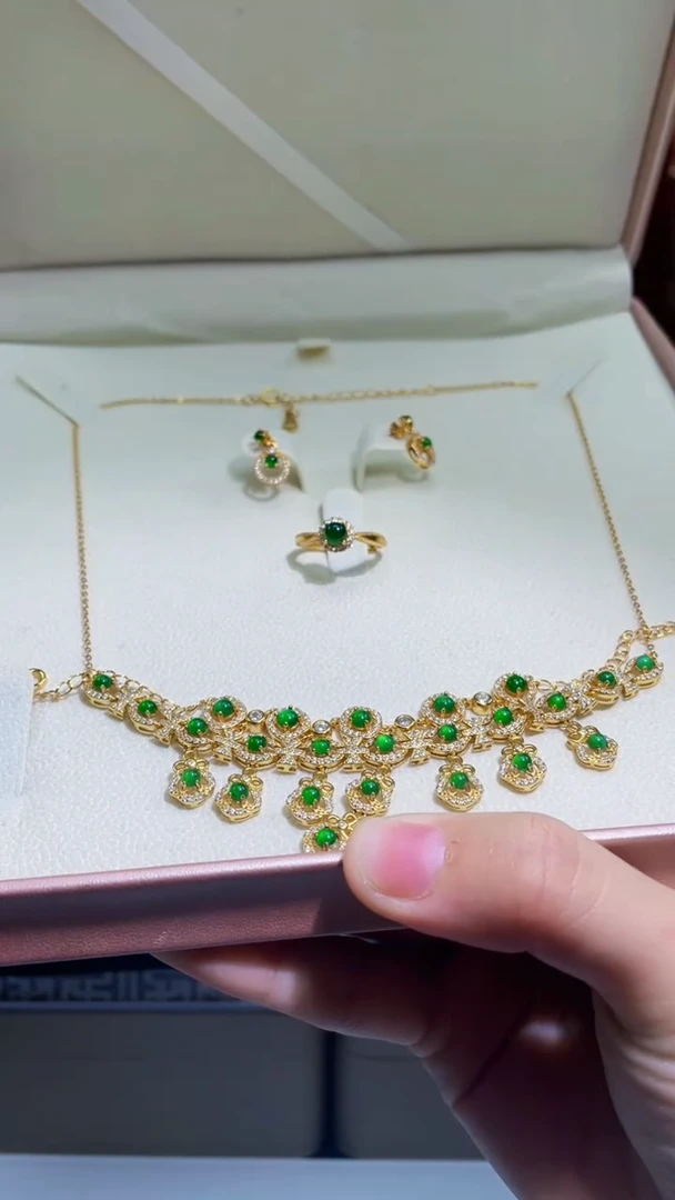 【闪购商品】翡翠颈饰未镶嵌Q84多样性发其一