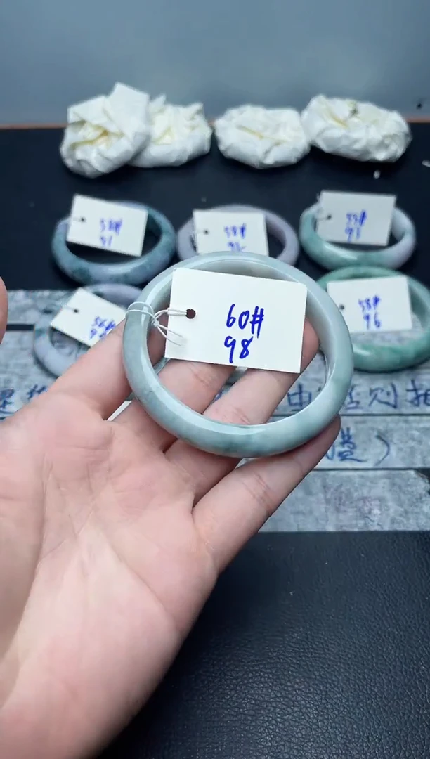 未镶嵌手镯翡翠98