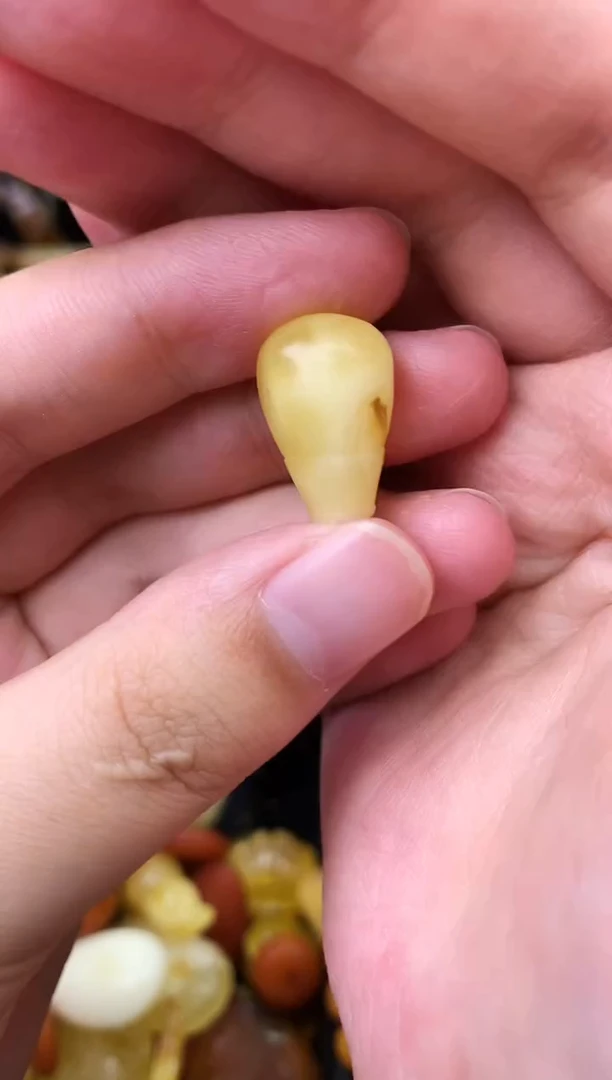 未镶嵌琥珀珠宝奇石46
