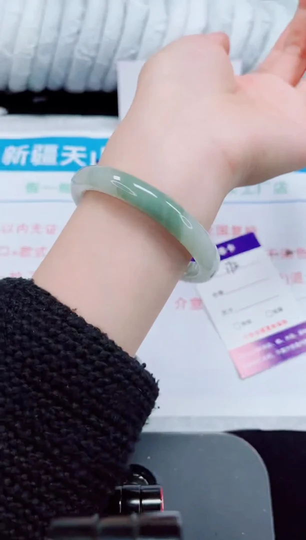 未镶嵌手镯石英质玉172-57/58
