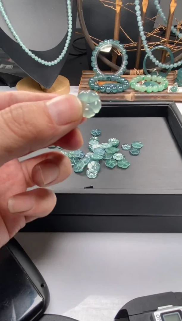 【闪购商品】翡翠手串未镶嵌多样性发货花花