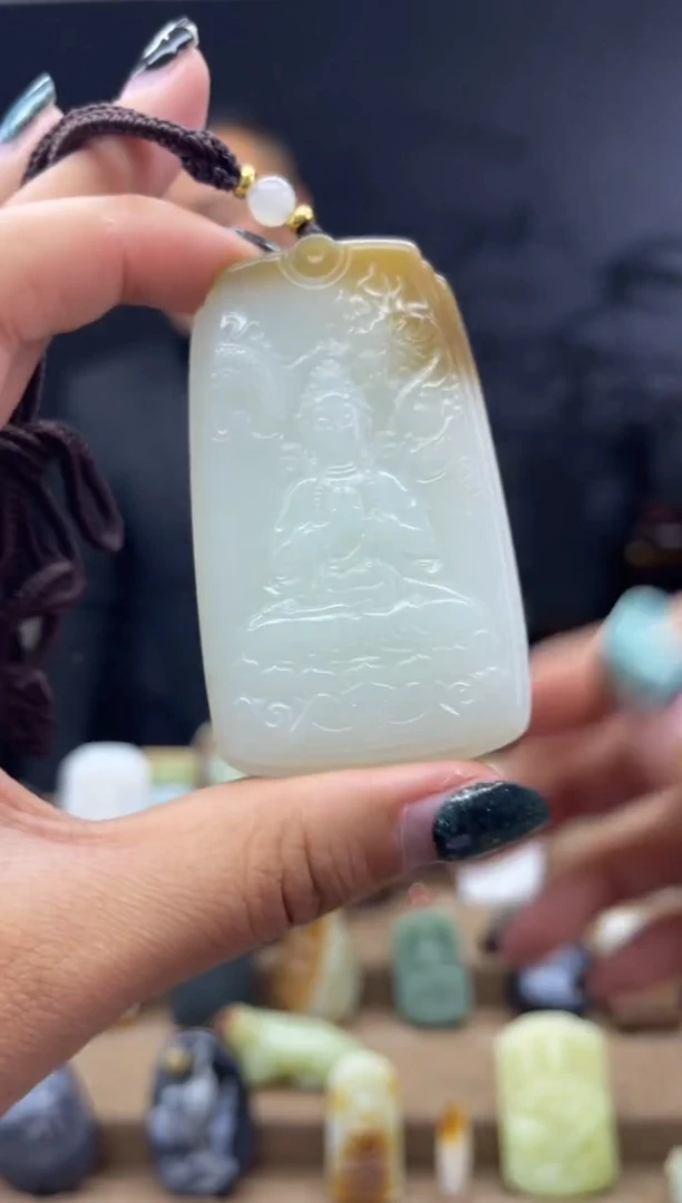 颈饰未镶嵌和田玉1