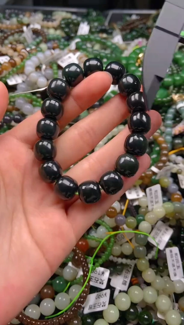 和田玉未镶嵌挂件1