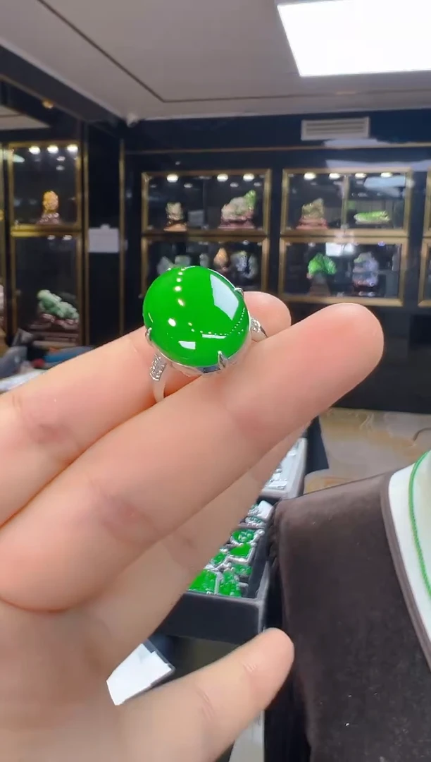 翡翠戒指18K金镶嵌A****理130