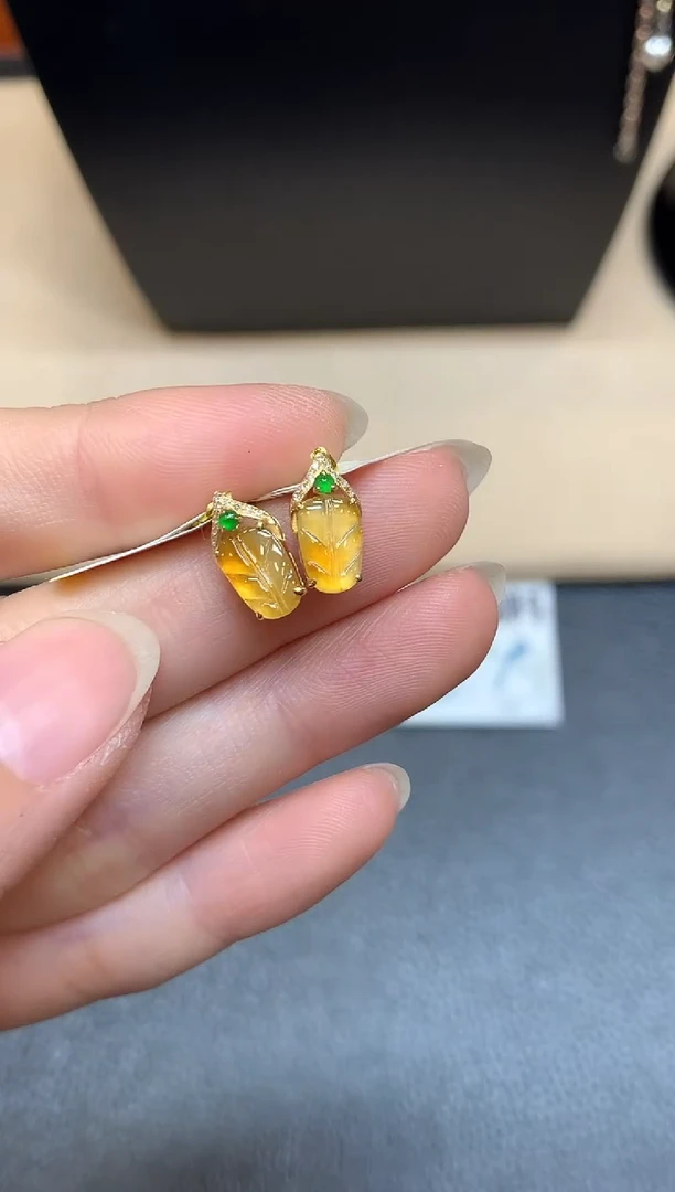 18K金镶嵌翡翠耳饰树叶【无服务费