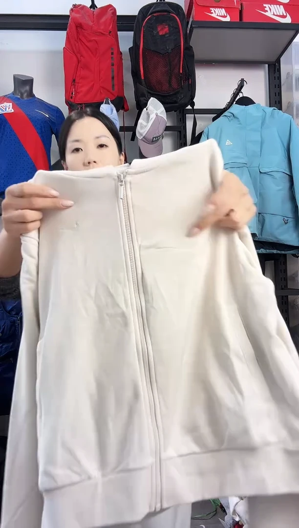 711编码 瑕疵款直播间过款为准 尺码S