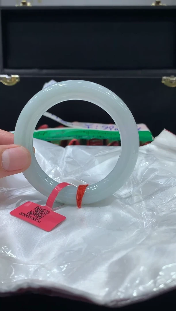 未镶嵌手镯翡翠翡翠手镯