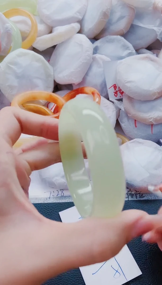 石英质玉手镯未镶嵌K203-59-60