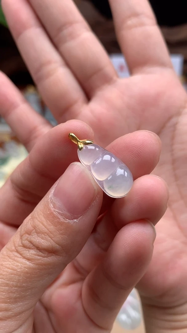 【闪购商品】翡翠吊坠(不含链)18K金镶嵌豆子